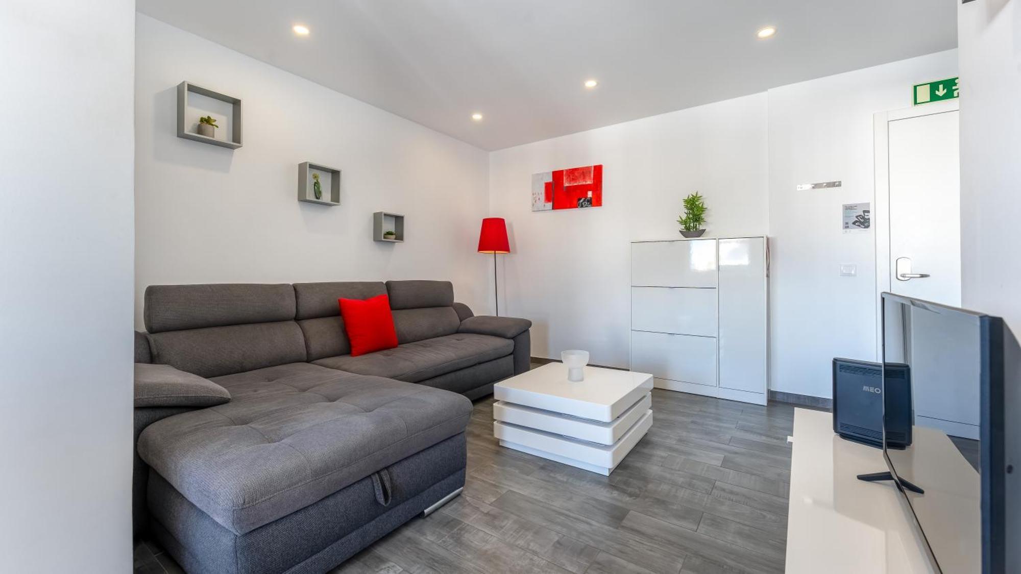 Red Velvet 1 Bdr Flat With Balcony By Lovelystay Portimão Buitenkant foto