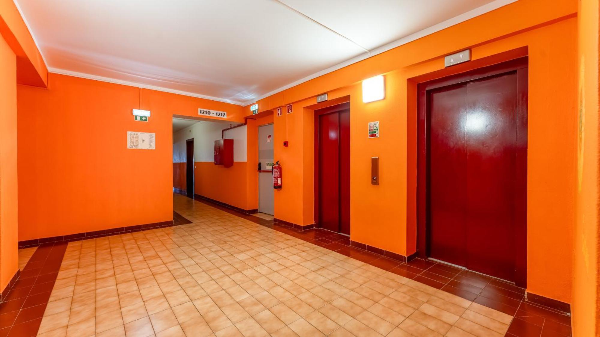 Red Velvet 1 Bdr Flat With Balcony By Lovelystay Portimão Buitenkant foto