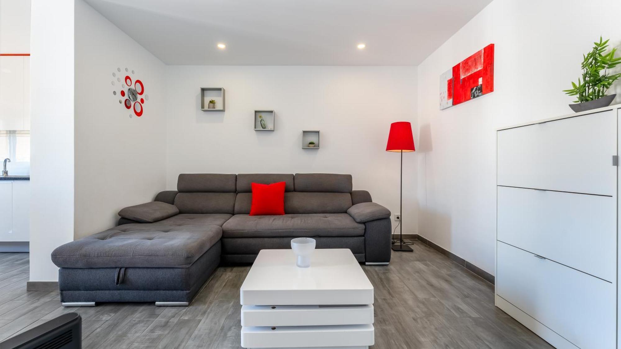 Red Velvet 1 Bdr Flat With Balcony By Lovelystay Portimão Buitenkant foto